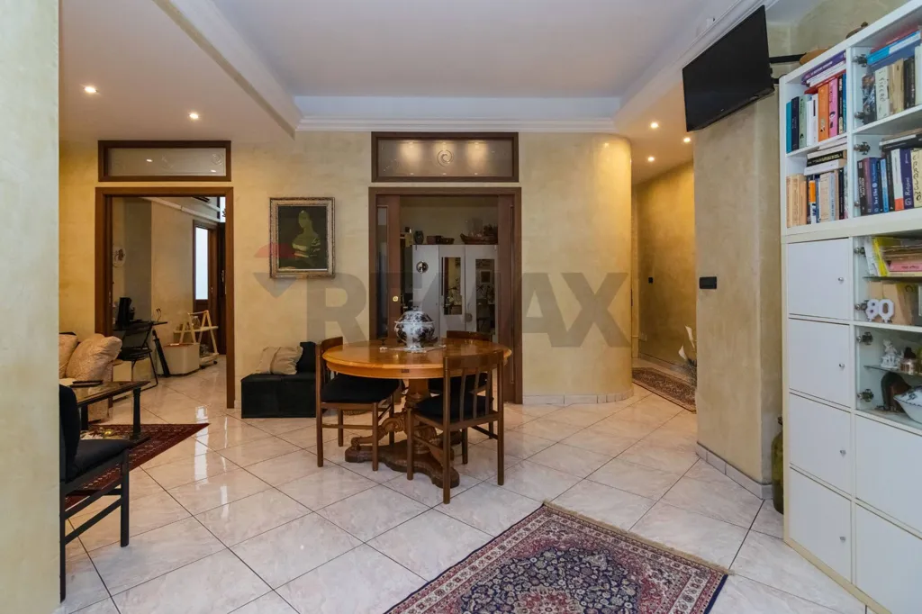 Soggiorno - Apartment with Balcony in Corso Italia, Catania