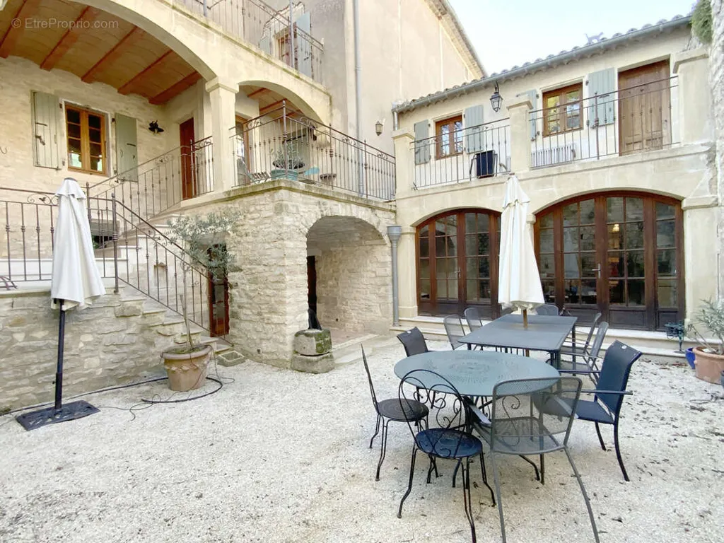 Giardino - Rustic Village House with Balcony in Barjac