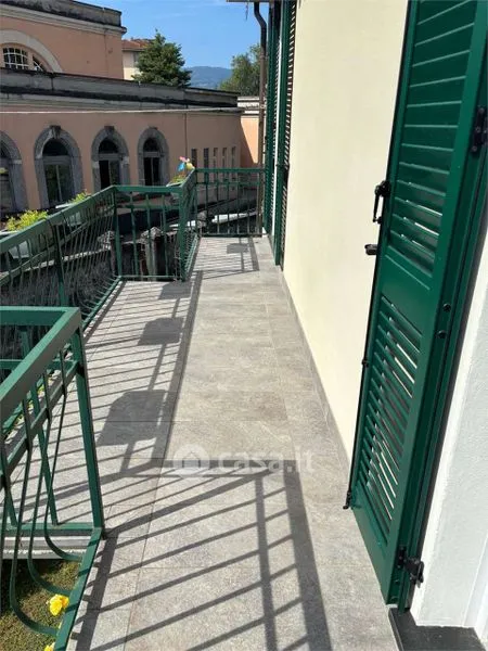 Rõdu - Modernised Semi-detached Villa with Lake View in Verbania