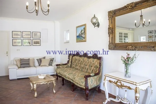 Elutuba - Villa with Pool near Trogir Beach