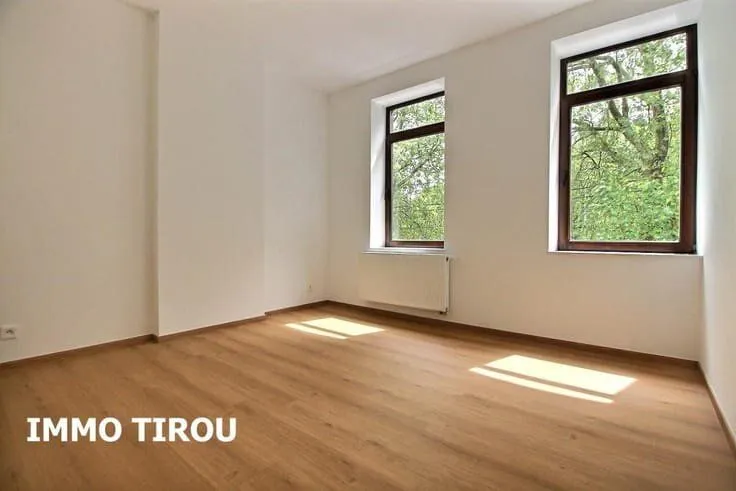 Pièces - Maison Rénovée avec Terrasse dans un Cadre Calme