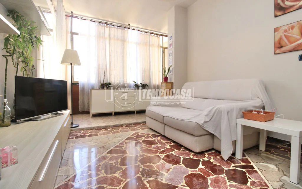 Elutuba - Spacious Apartment with Balcony in Mondovì