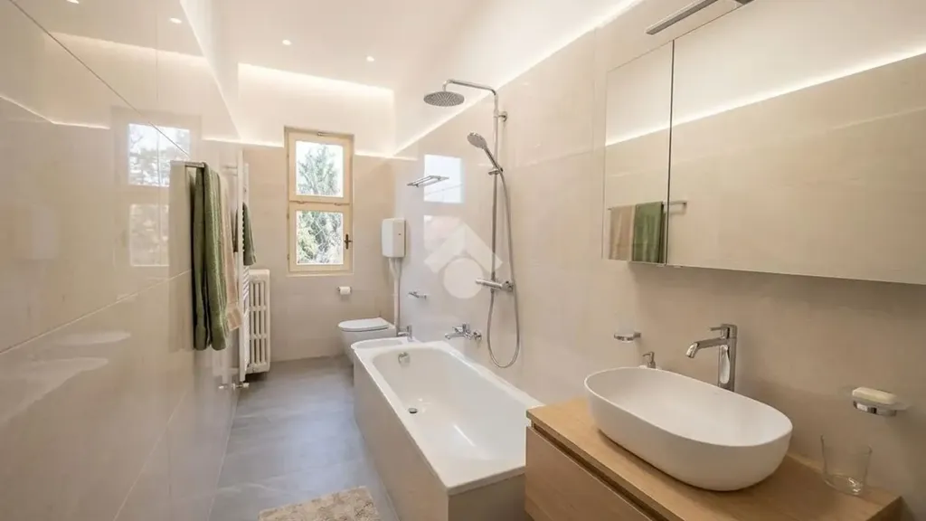 Salles de bain - Trilocale with Balcony in Verolanuova