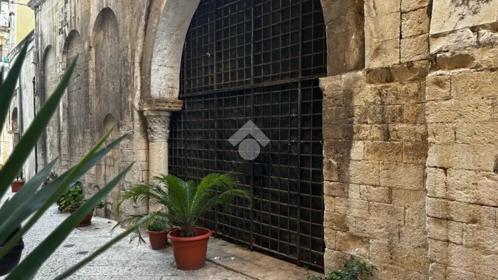 Jardin - Quadrilocale with Historical Features in Bari
