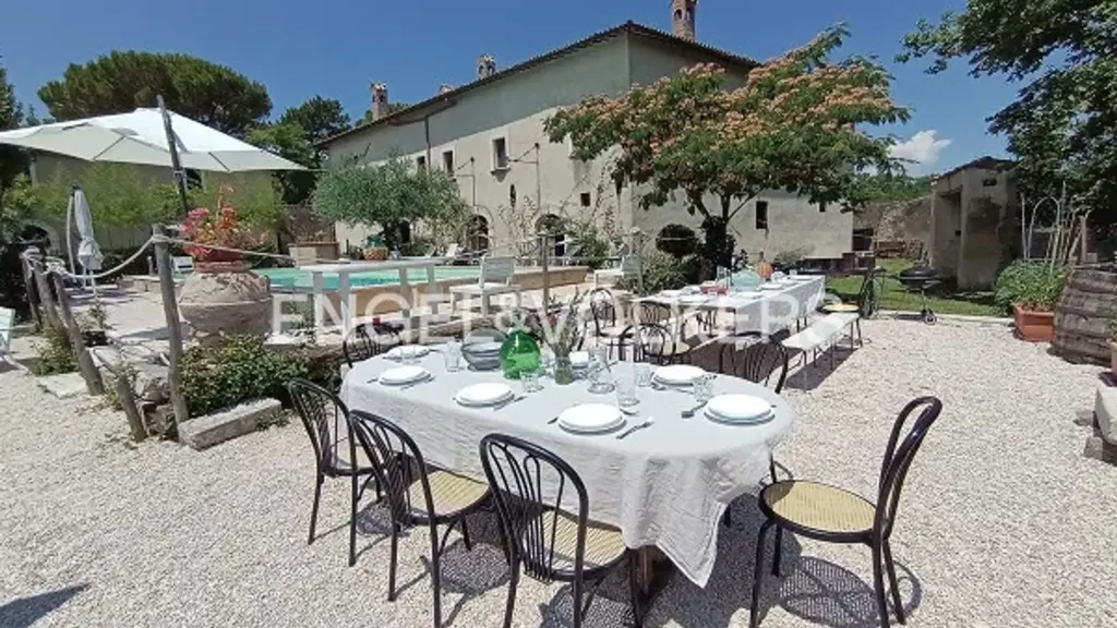 Terrass - Historic Villa with Pool in Cantalice