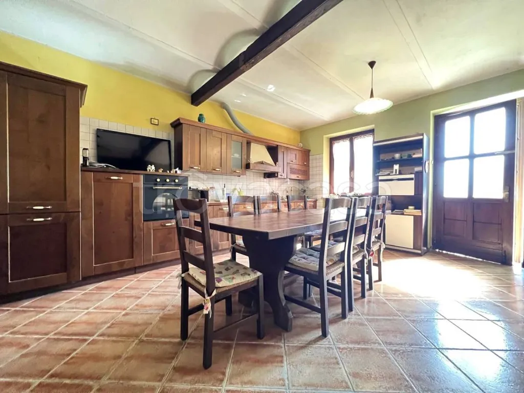 Sala da pranzo - Rustic Villa with Private Garden in Montà
