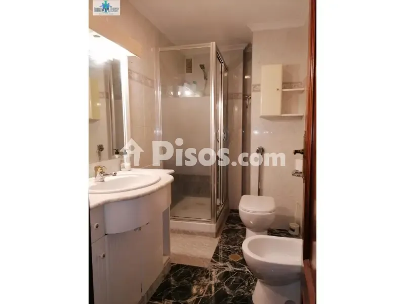 Bathrooms - 4-room apartment in ES