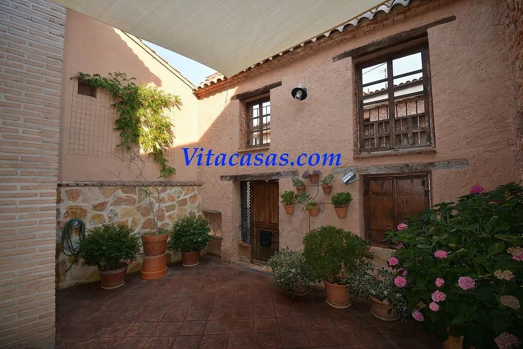 Aed - Rustic Chalet with Pool in Robledillo de Mohernando