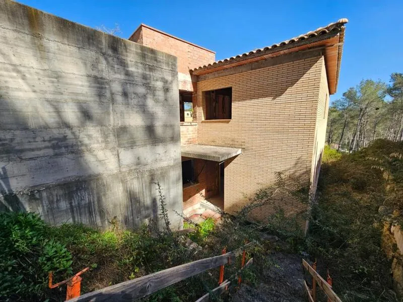 Extérieur - Unfinished House with Potential in Olivella