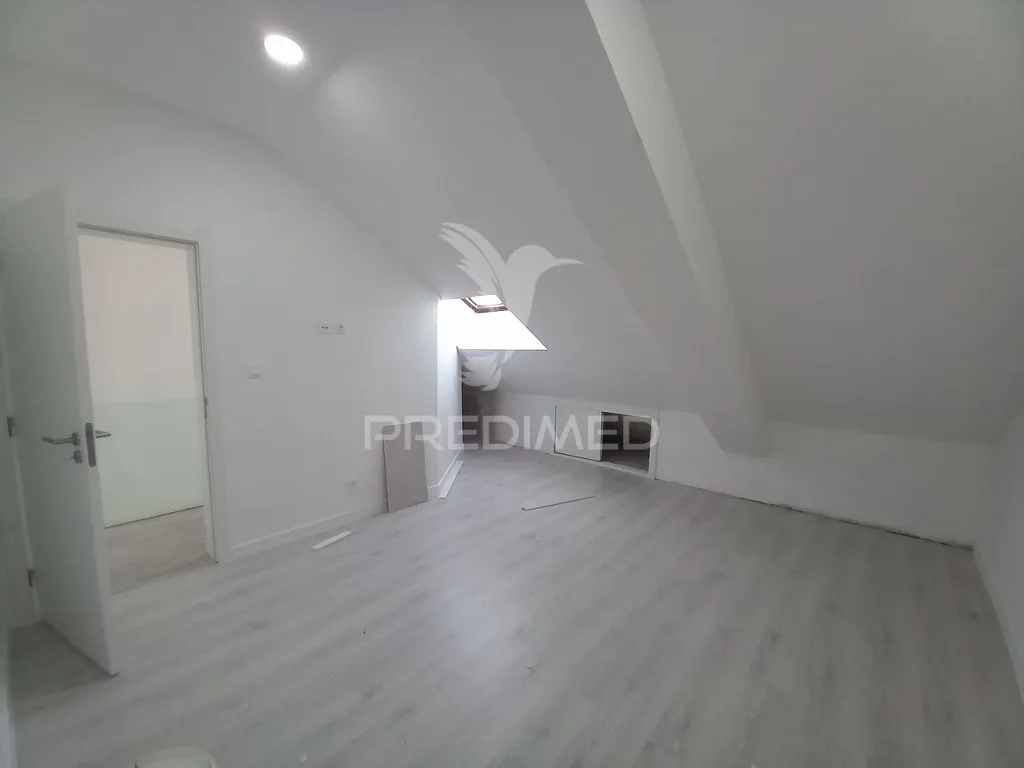 Pièces - Restored Duplex with Sea View in Costa da Caparica