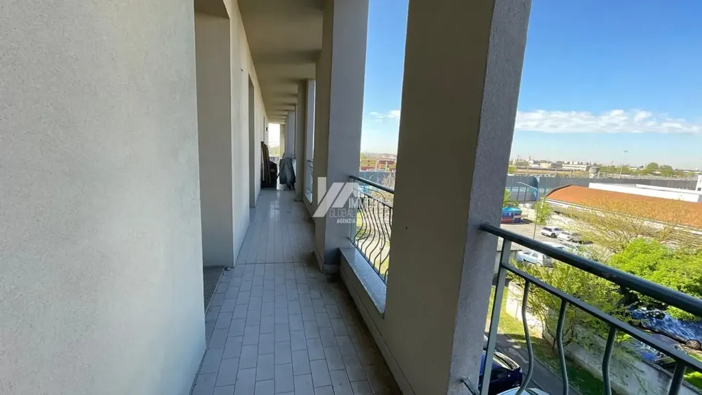 Balcon - Modernised Two-Bedroom Apartment in Brescia