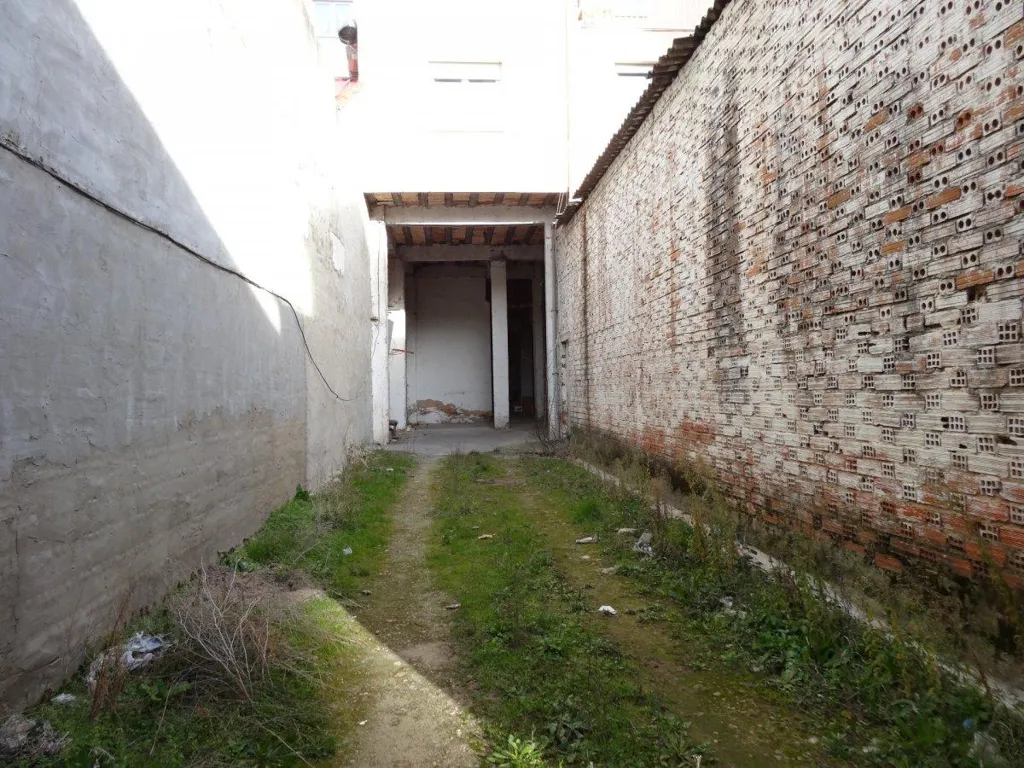 Aed - Commercial Premises for Conversion in Zamora