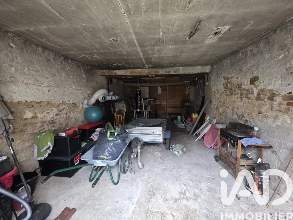 Garage - Maison de Ville avec Dépendances à Luzy