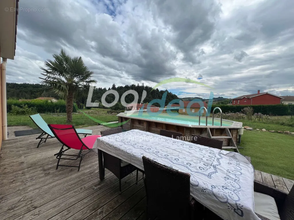 Bassein - Villa with Pool near Amplepuis
