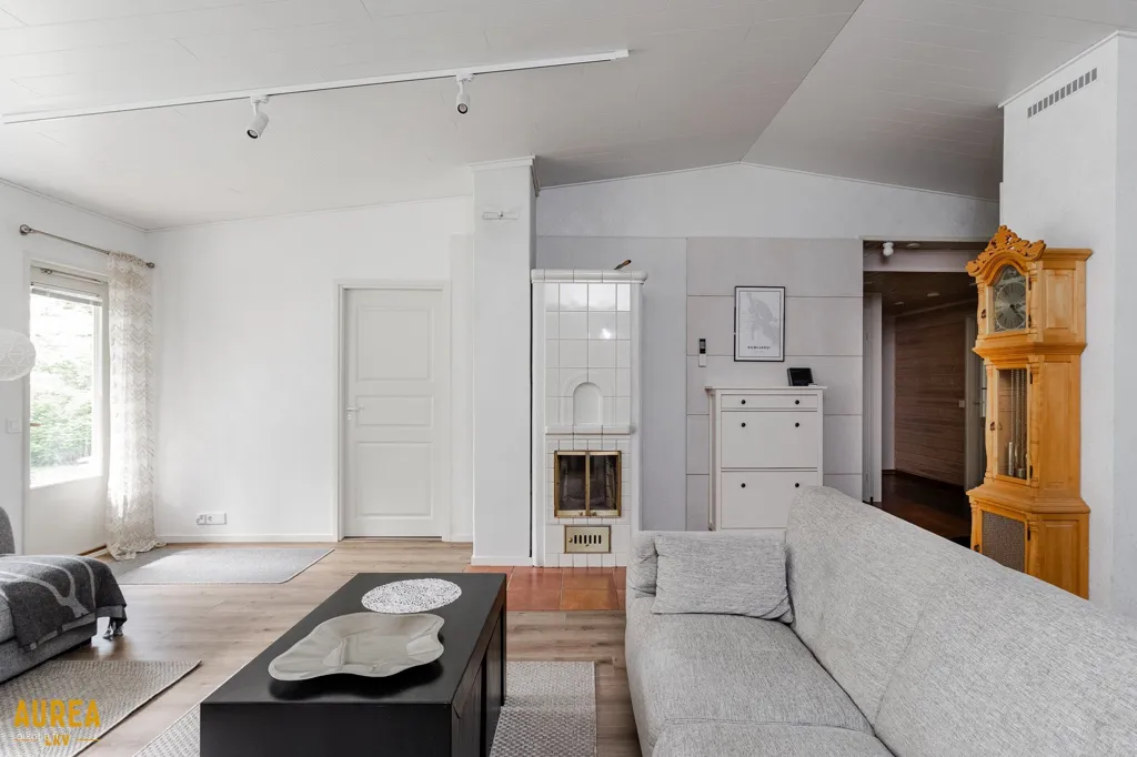 Soggiorno - Modernised Detached House with Garden in Ii