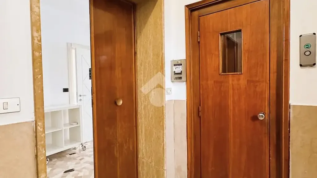 hallway_entrance