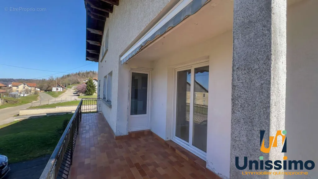 Balcon - Maison Traditionnelle avec Jardin à Belleherbe