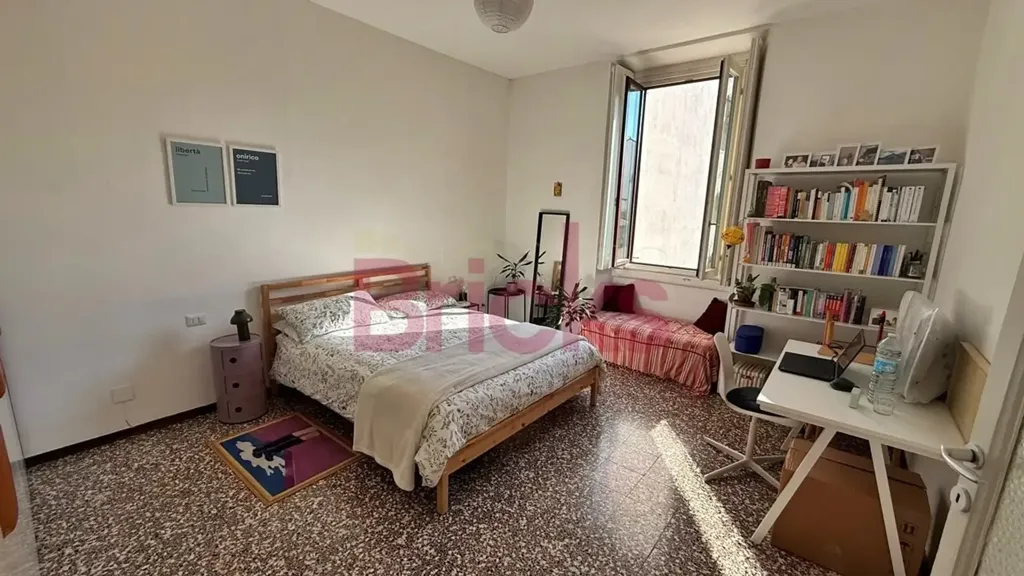Chambres - Appartement 2 pièces à IT