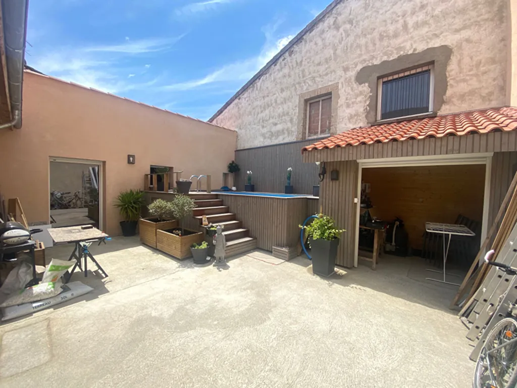 Aed - House with Pool in Muret Centre