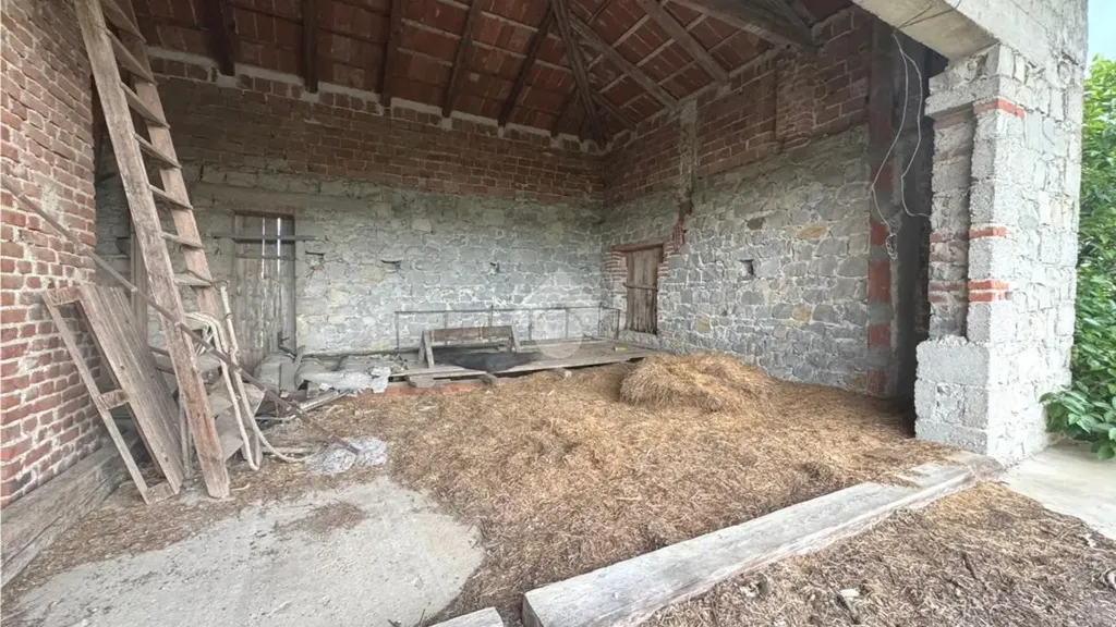 Pièces - Rustic Property with Garden in Udine