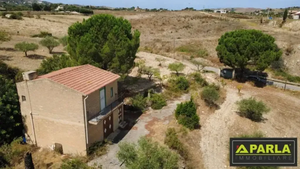 Õhuvaade - Villa with 9,500m² Land in Canicattì