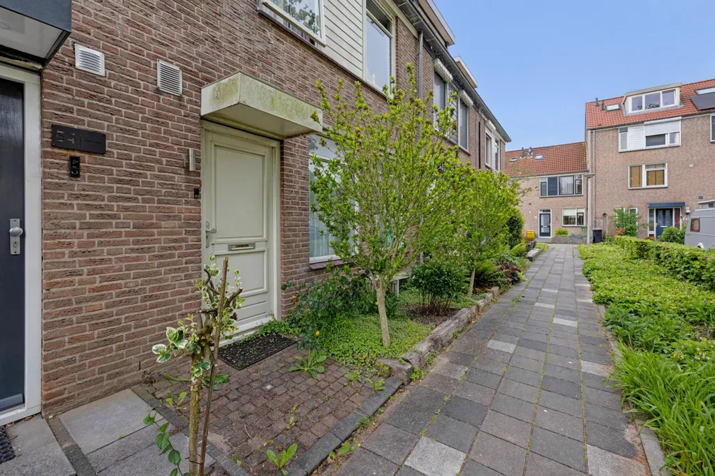 Extérieur - Three-Storey House with Garden in Waddinxveen