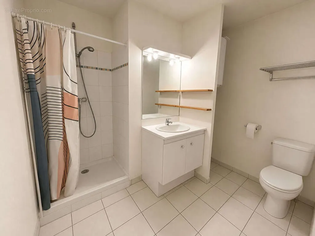 Bagni - City Centre Studio with Parking in Longjumeau