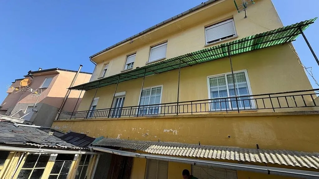 Esterno - Chalet with Two Independent Units in Bembibre