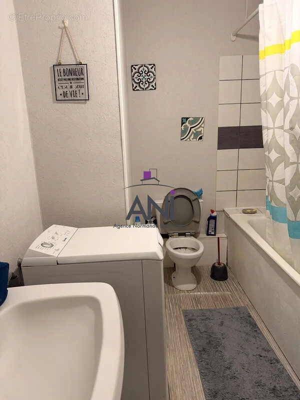 Vannitoad - Studio with Parking in Dieppe
