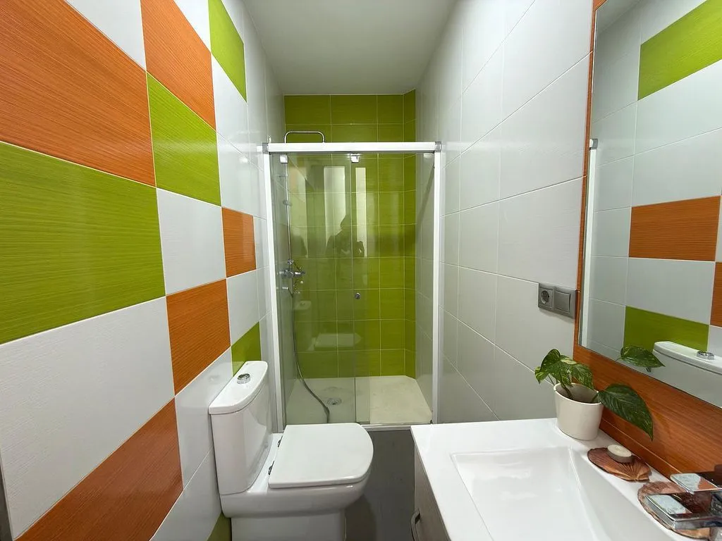 Salles de bain - Reformed Apartment with Balcony in Cádiz