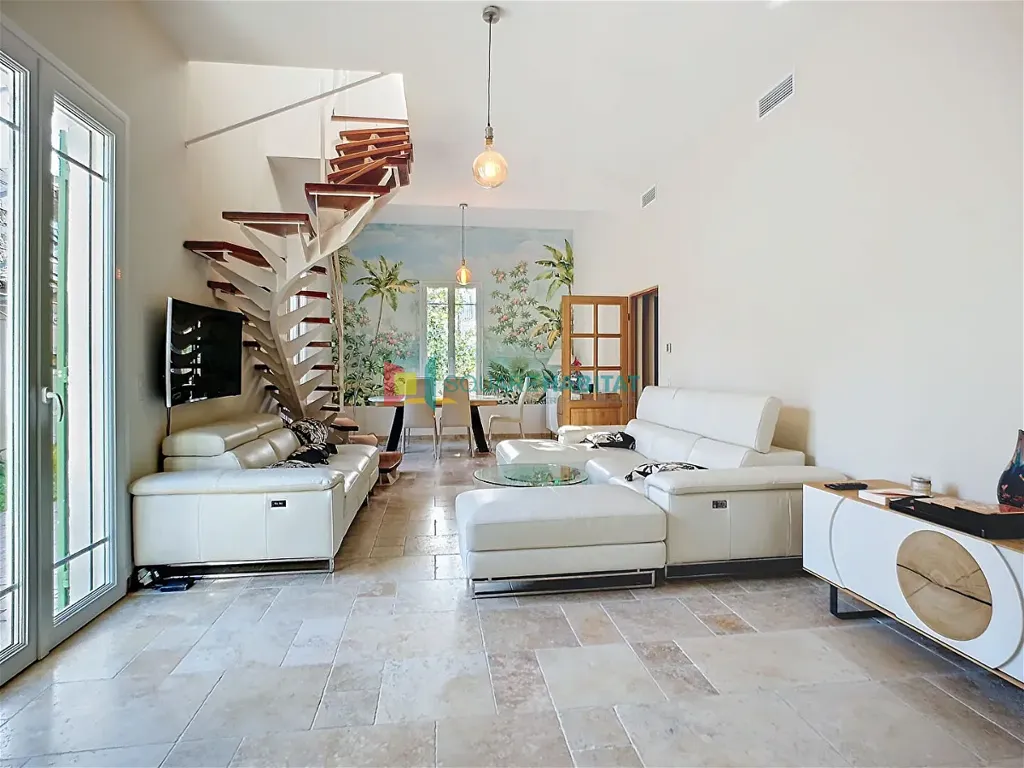 Séjour - Villa Lumineuse avec Terrasse au Cap d'Antibes