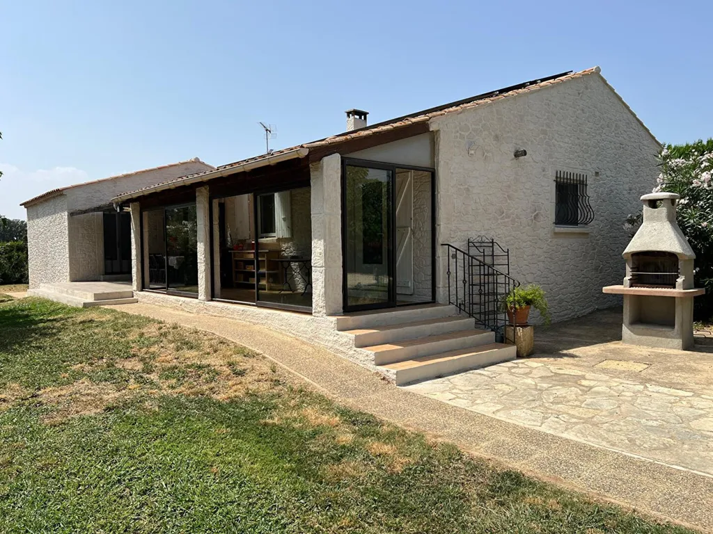 Terrass - Villa with Pool in Mouriès Countryside