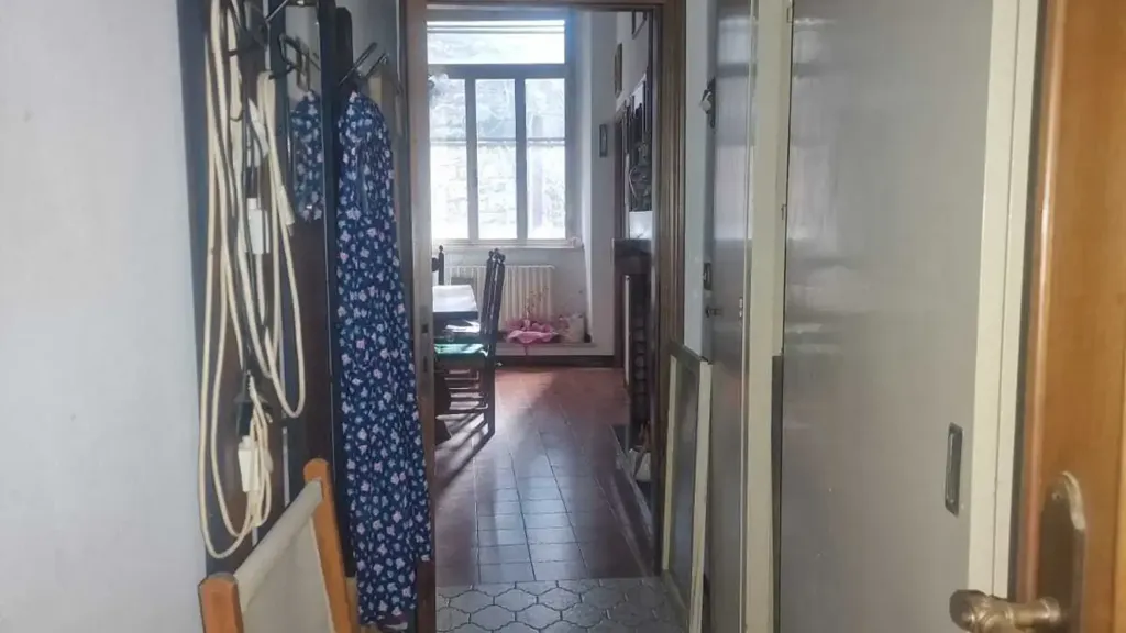 Esik - Umbrian-Style Apartment with Veranda in Todi