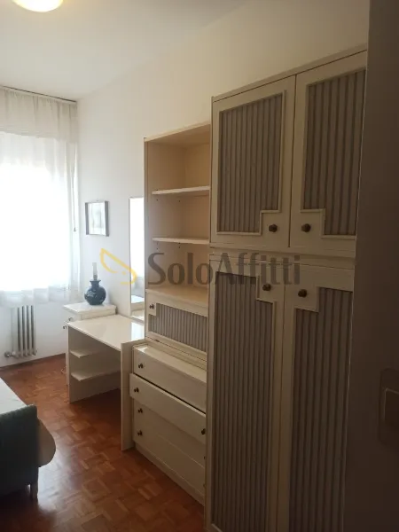 Chambres - Armed Tricamere with Terraces in Via Colonna