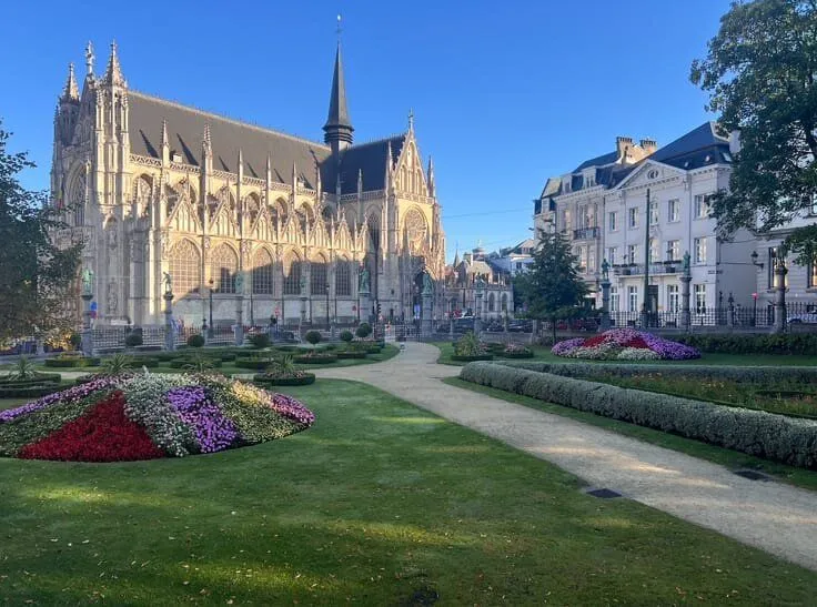 Jardin - Appartement de 2 Chambres avec Cellier dans le Sablon