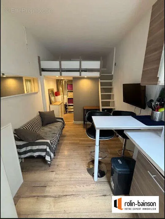 Chambres - Studio avec Mezzanine à Villeurbanne République