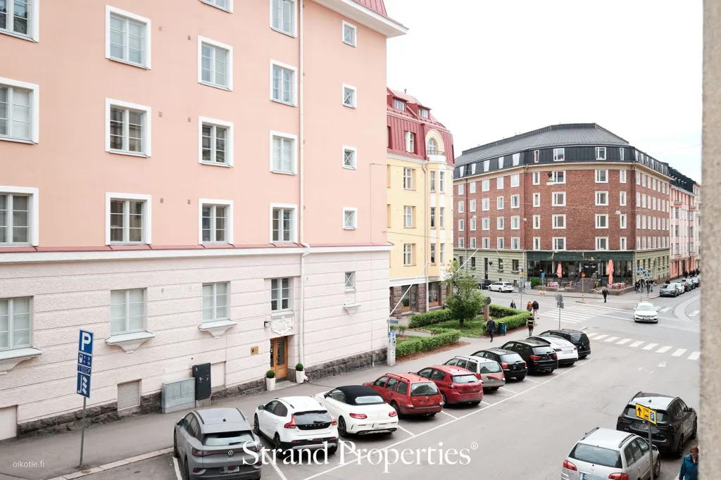 Rõdu - Historic Apartment with Garden View in Etu-Töölö