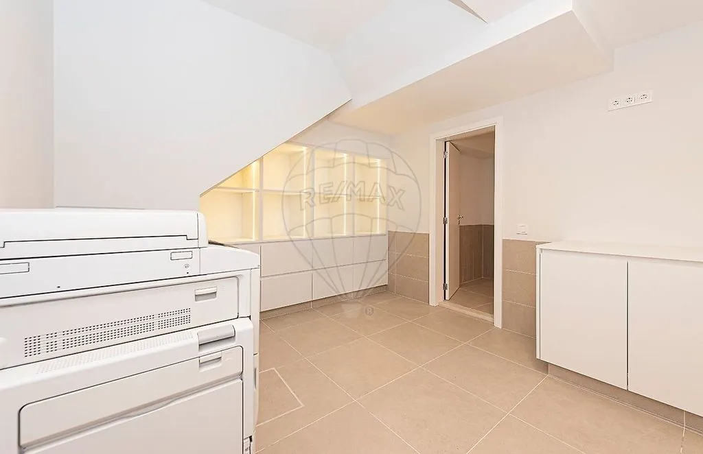 Utility Room - Luxury Villa with Ocean View in Cascais