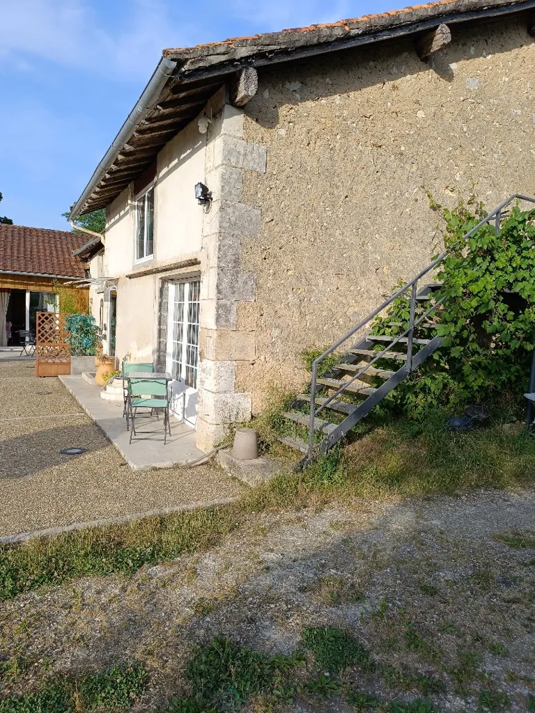Jardin - Ferme Rénovée avec 2 Gîtes et Cour Intérieure à Périgueux