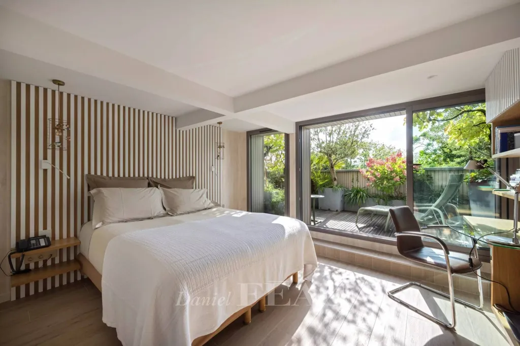 Magamistoad - Luxury 10-Room House with Pool in Paris 20ème