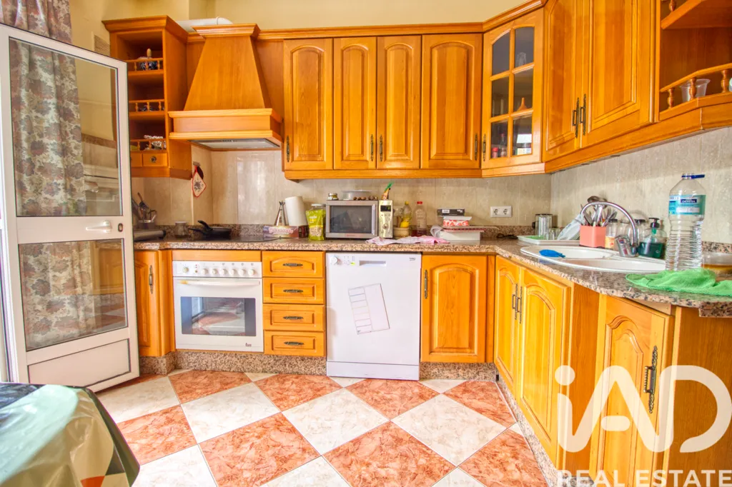 Cuisine - Townhouse with Dual Access in Rute