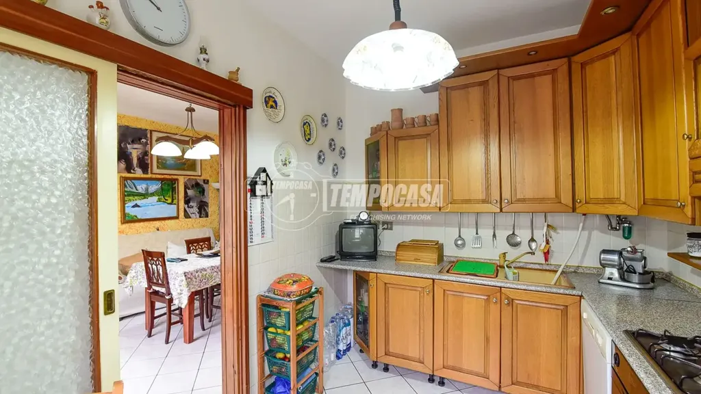 Cuisine - Terrace Flat in Albese Con Cassano