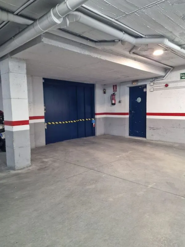 Garaaž - 1-Bedroom Apartment with Garage in Argentea Street
