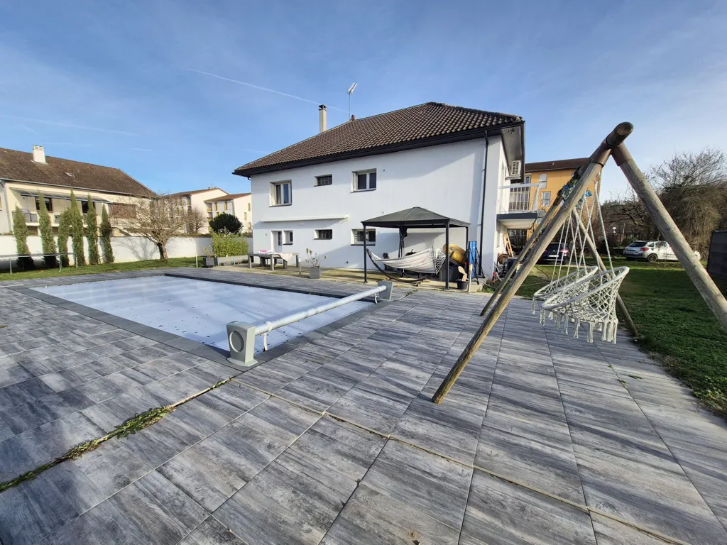 Bassein - Family House with Pool in Crémieu