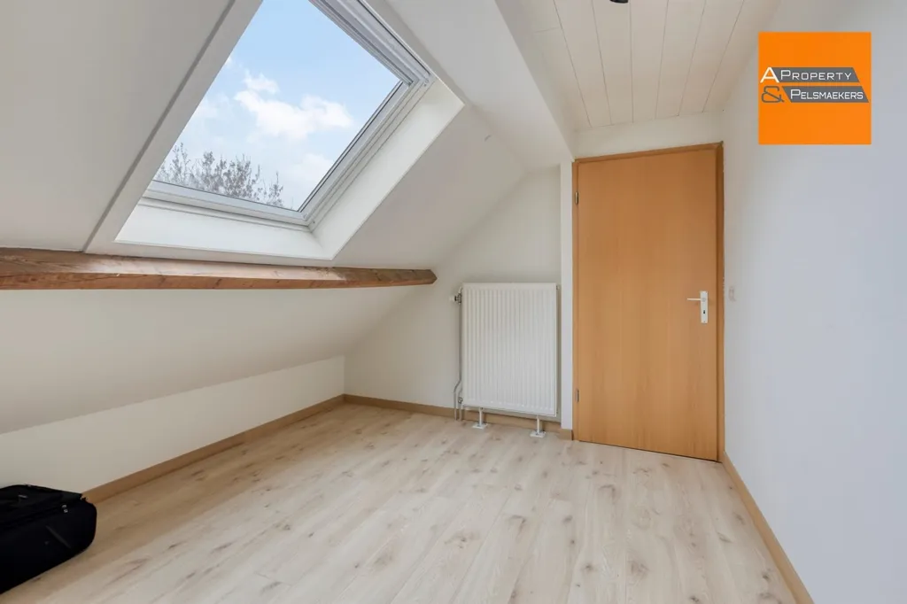 Pièces - Local Commercial avec Appartement à Sterrebeek