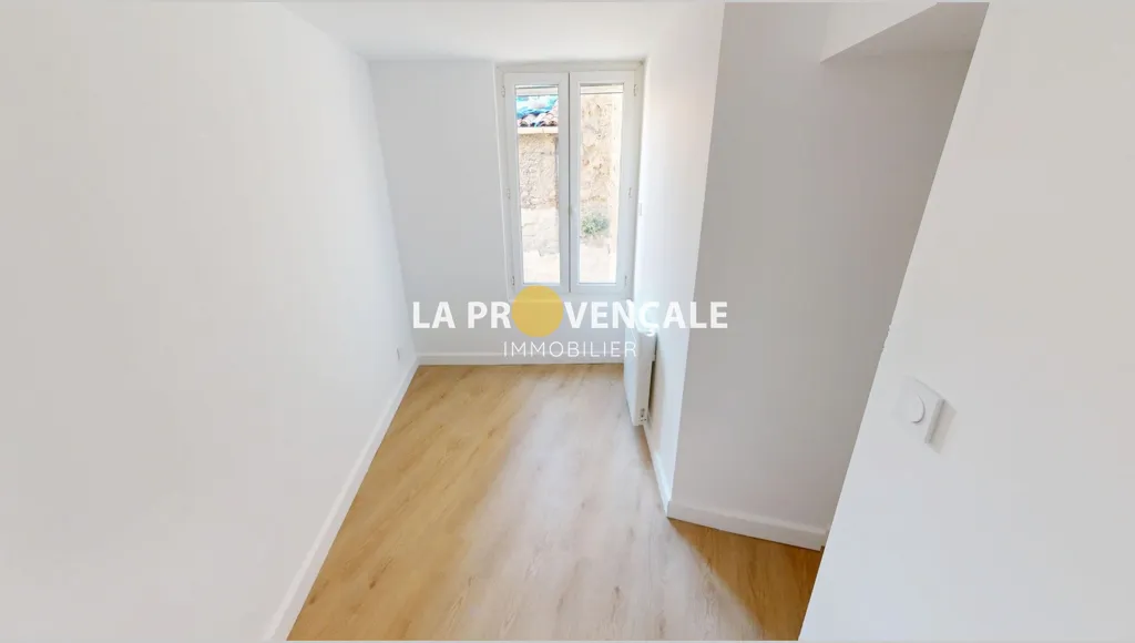 Toad - Renovated Flat in Centre Trets