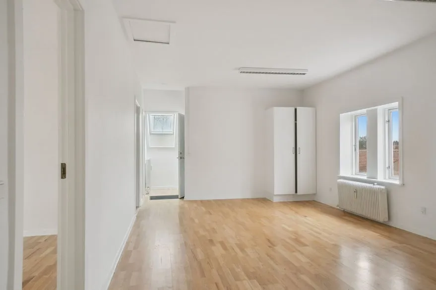 Pièces - Office Space with Parking in Central Galten