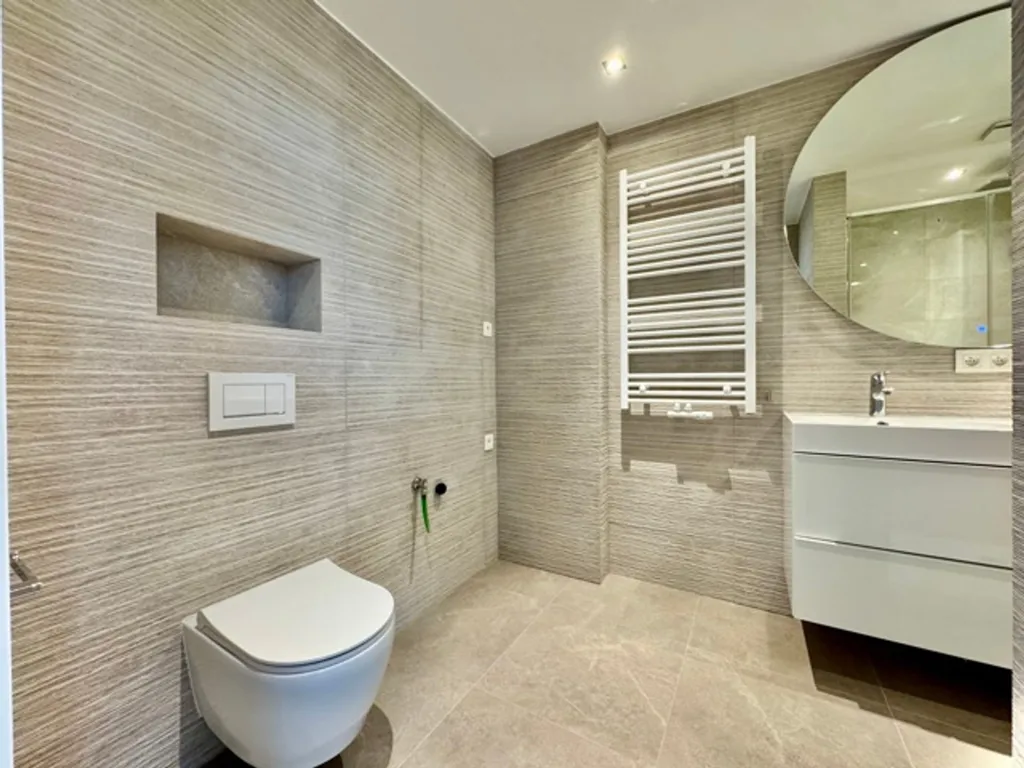 Salles de bain - Duplex Neuf avec Terrasse Arrière à Ixelles