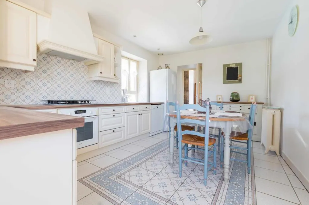 Kitchen - Charming House with Pool in Marsannay-la-Côte