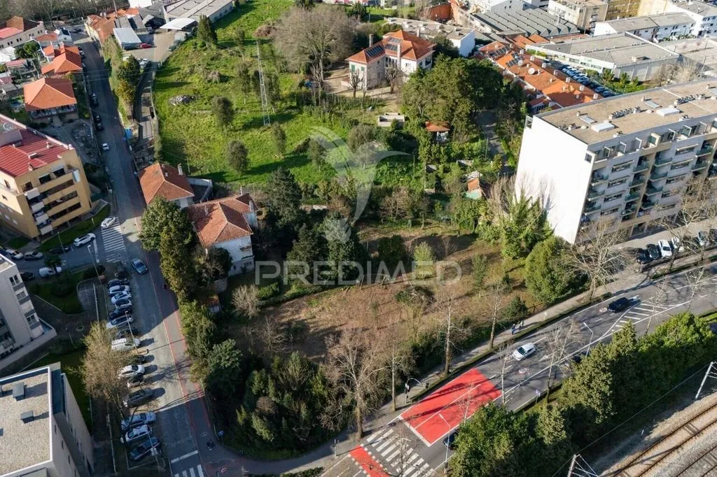 Õhuvaade - Development Land with Shops in Guimarães